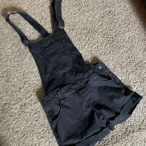 Black overall bib shorts